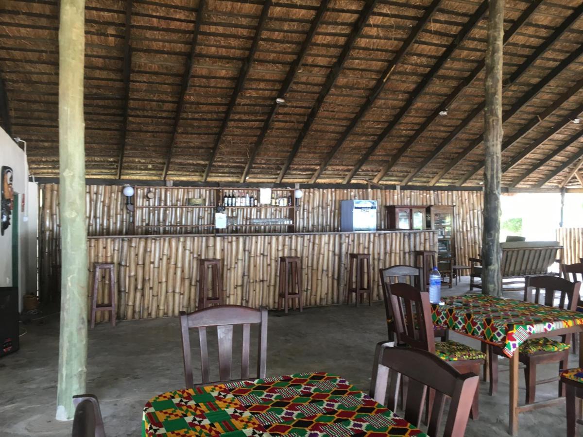 The Akwidaa Inn Exterior foto