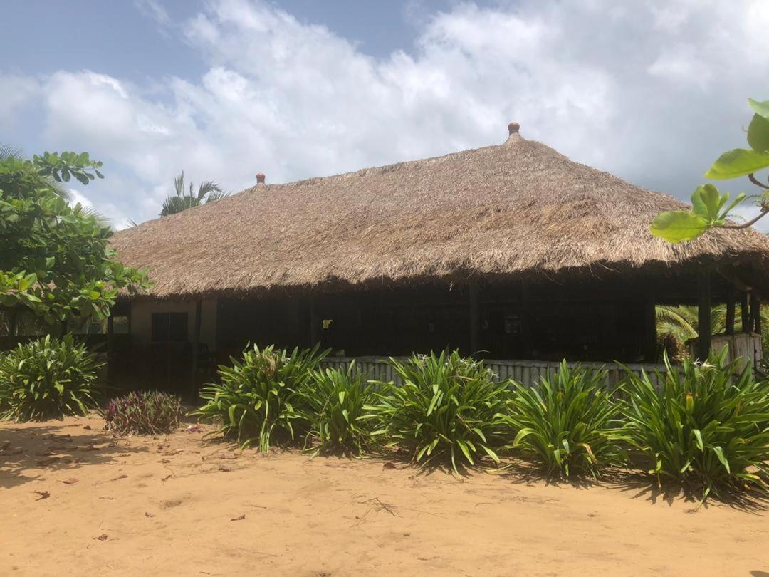 The Akwidaa Inn Exterior foto