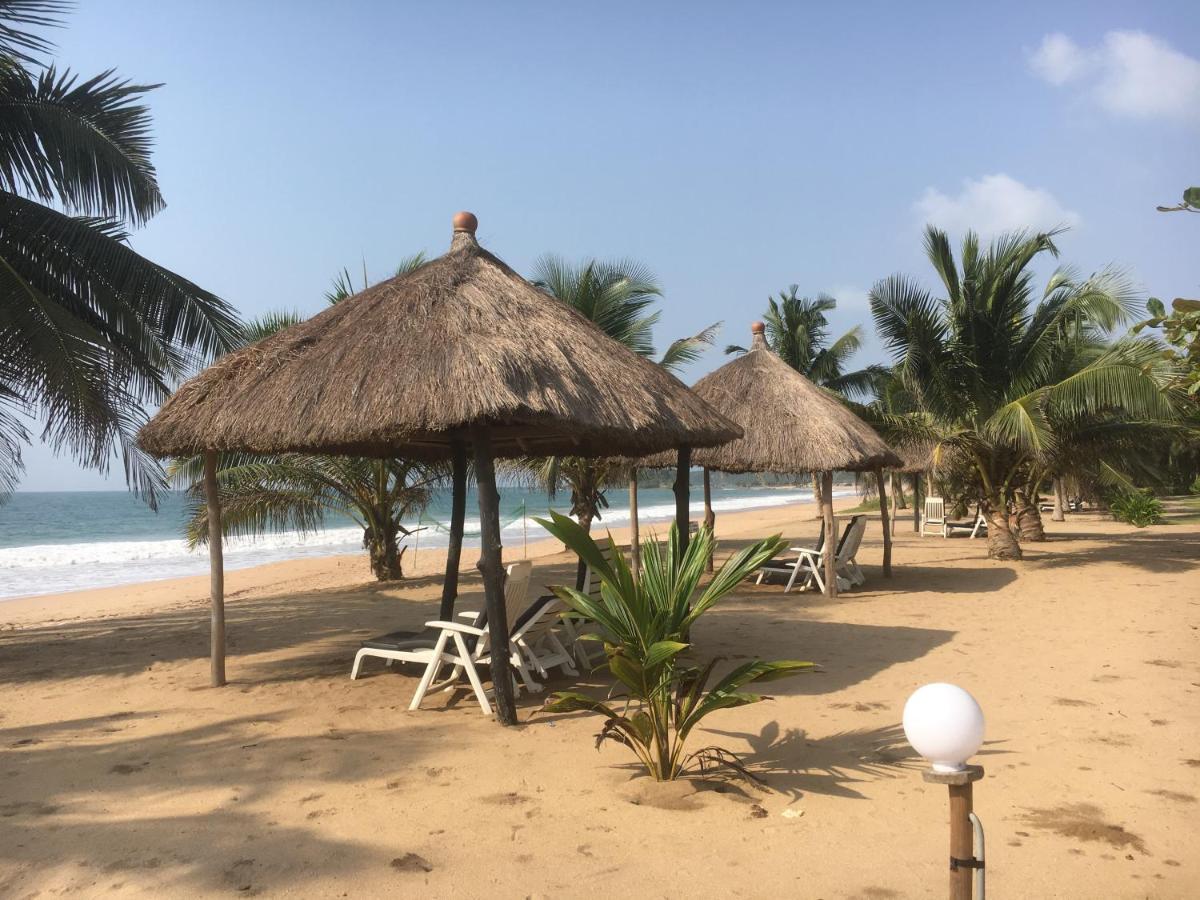 The Akwidaa Inn Exterior foto